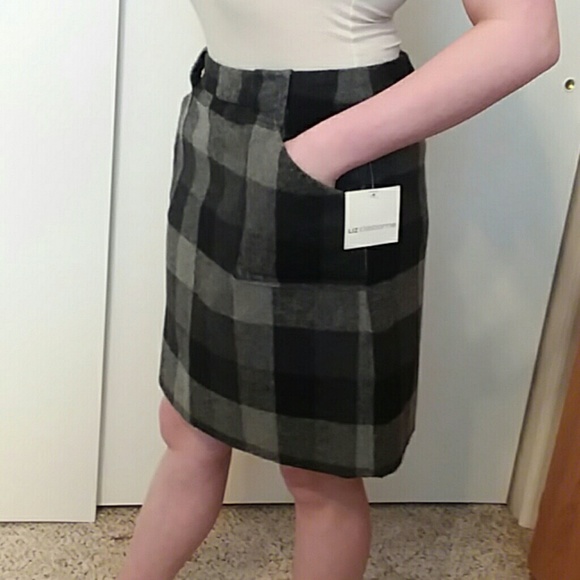 NWT Super Cute Plaid Skirt, perfect for Fall - Picture 1 of 7